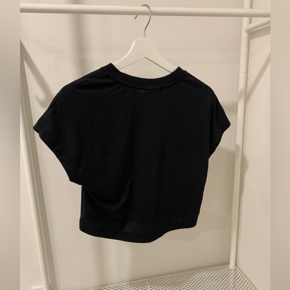 nike crop top - Picture 2 of 3